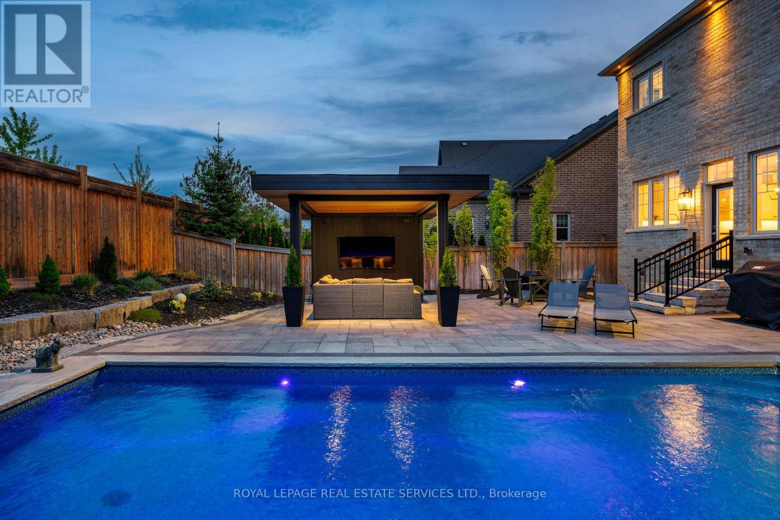 












30 BRITNELL COURT

,
King,




Ontario
L7B0P2

