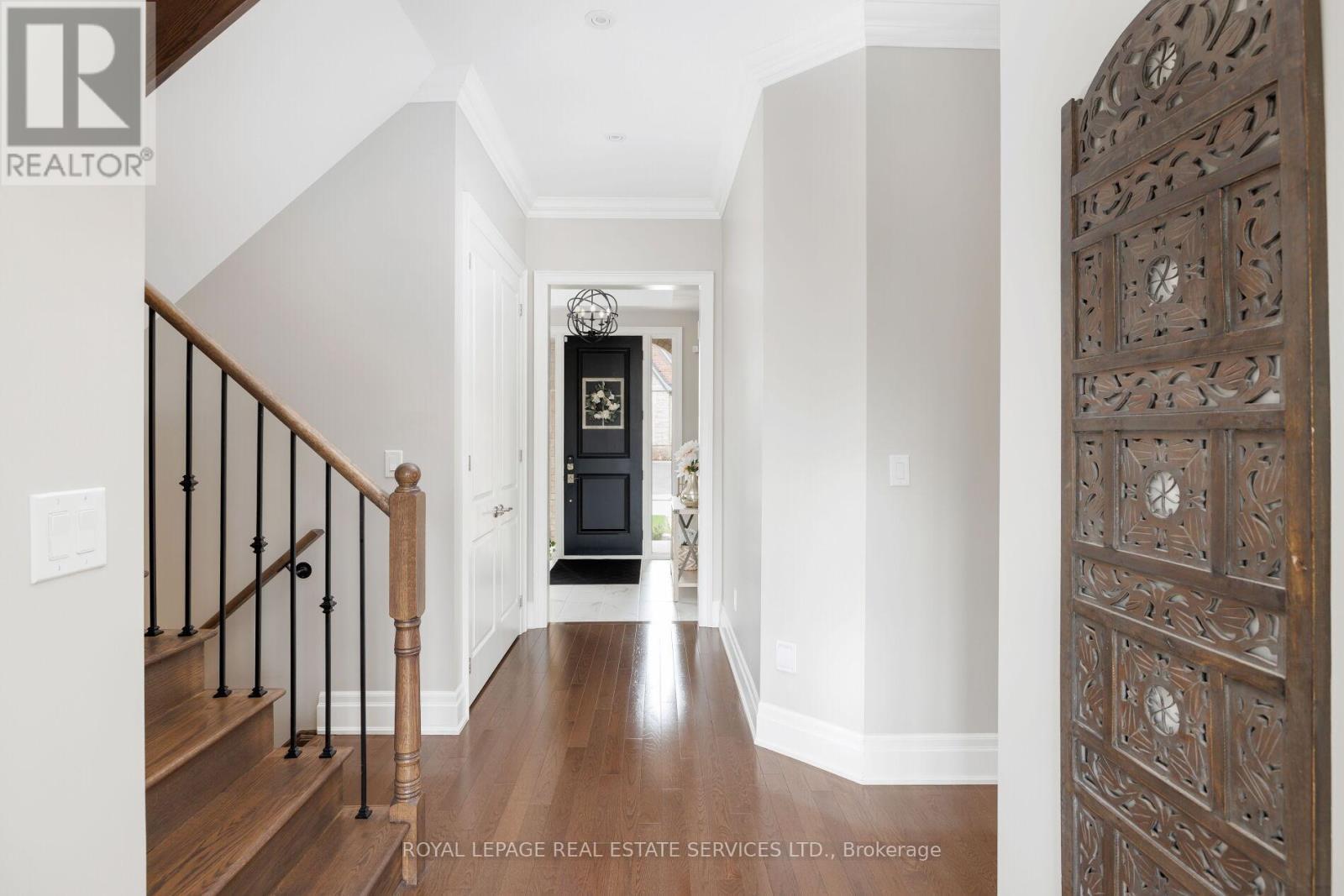 












30 BRITNELL COURT

,
King,




Ontario
L7B0P2

