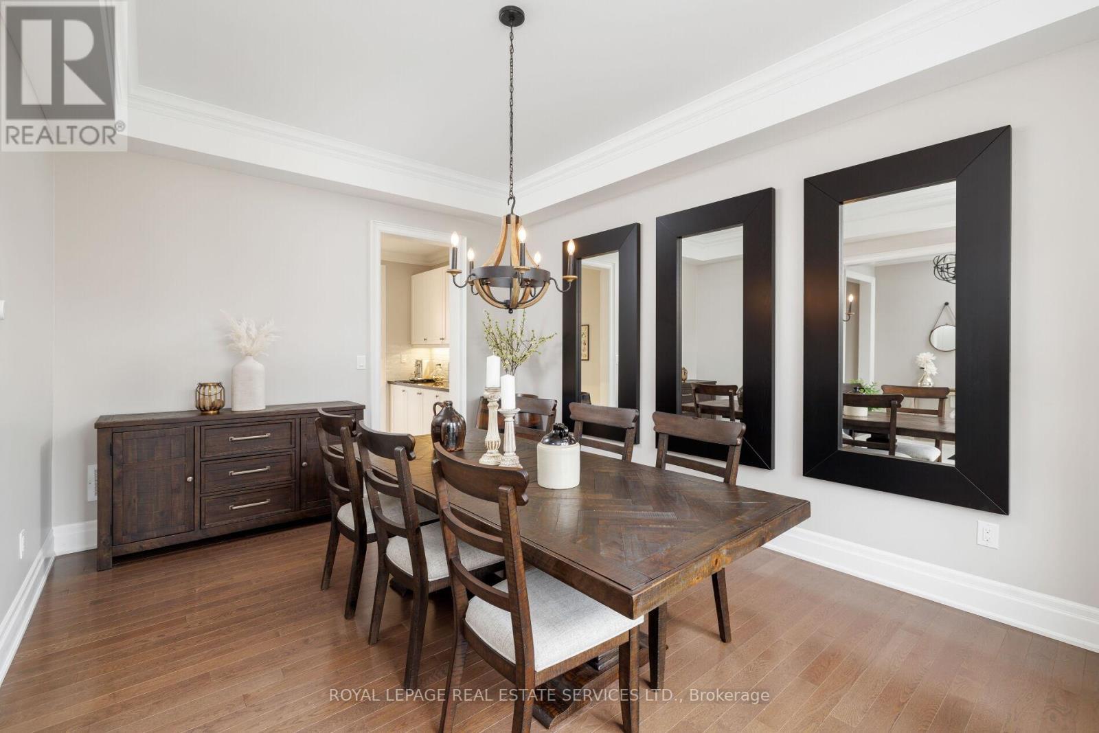 












30 BRITNELL COURT

,
King,




Ontario
L7B0P2


