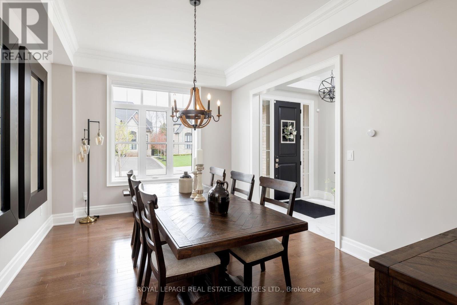 












30 BRITNELL COURT

,
King,




Ontario
L7B0P2

