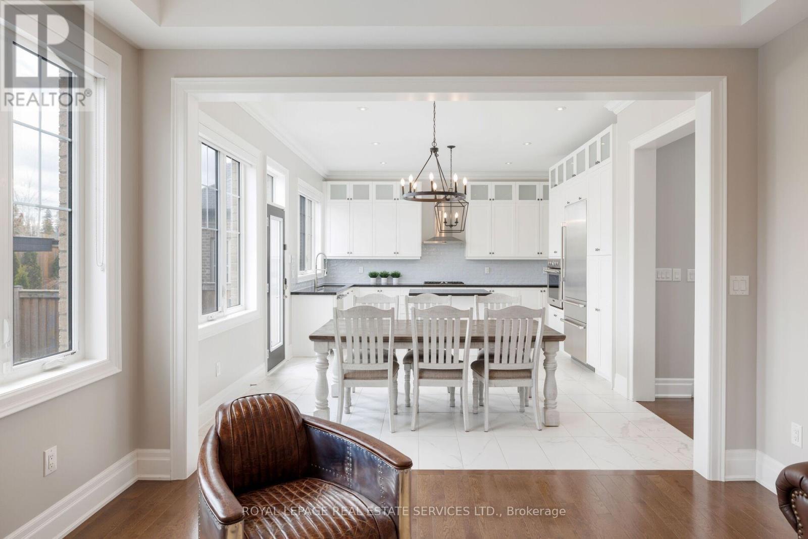 












30 BRITNELL COURT

,
King,




Ontario
L7B0P2

