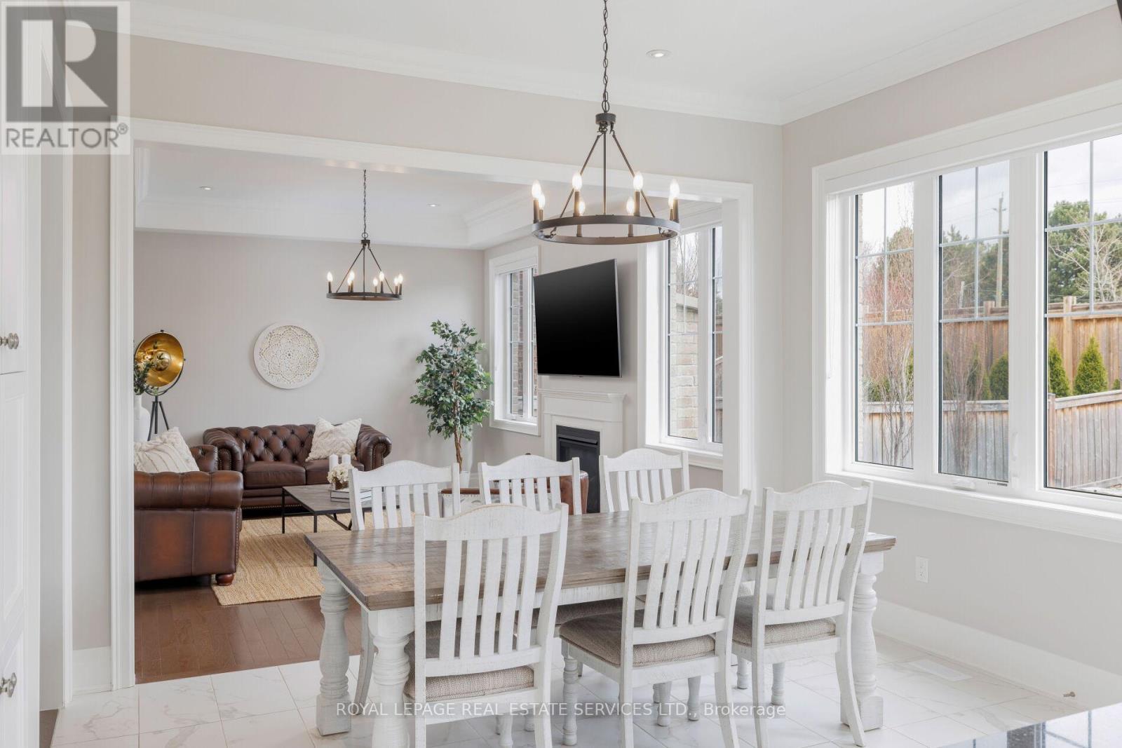 












30 BRITNELL COURT

,
King,




Ontario
L7B0P2

