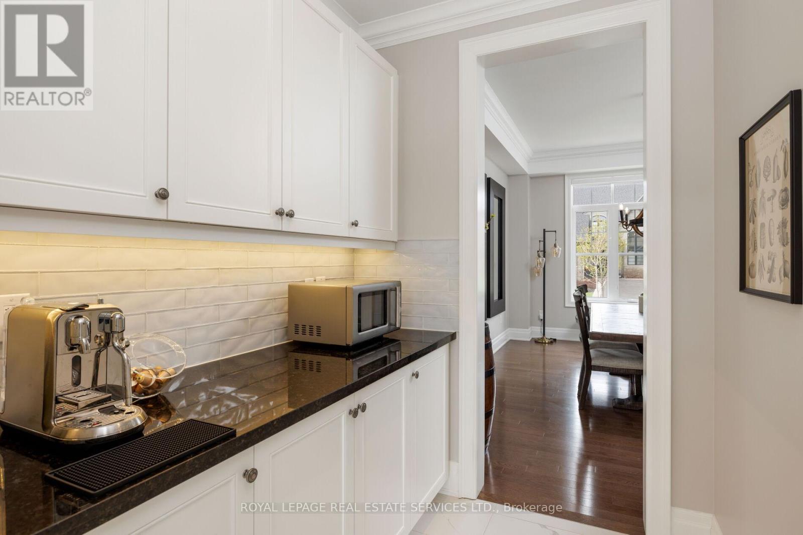 












30 BRITNELL COURT

,
King,




Ontario
L7B0P2

