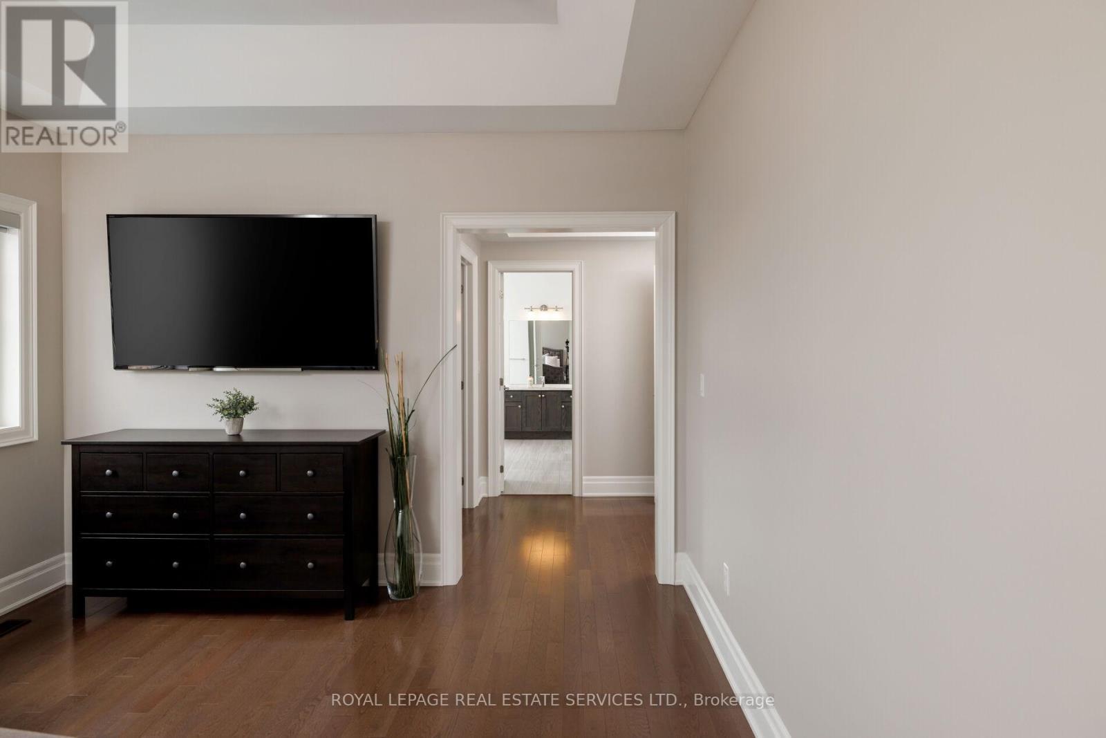 












30 BRITNELL COURT

,
King,




Ontario
L7B0P2

