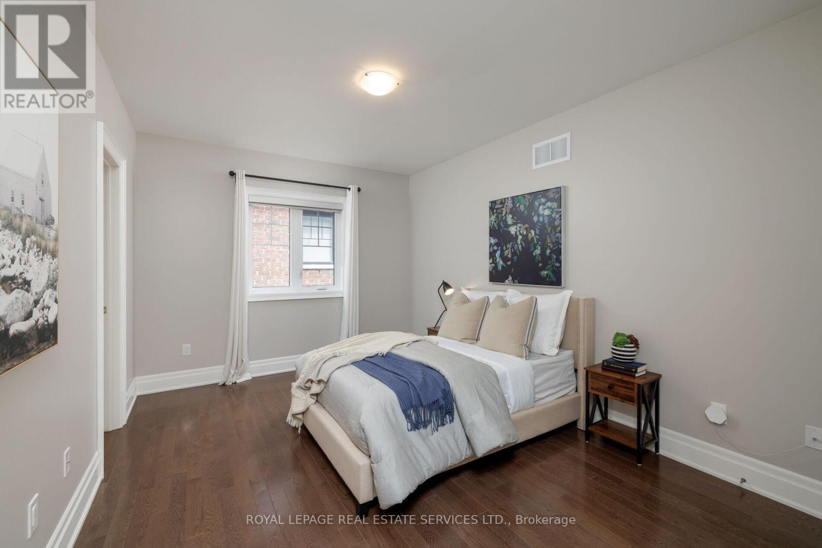 












30 BRITNELL COURT

,
King,




Ontario
L7B0P2

