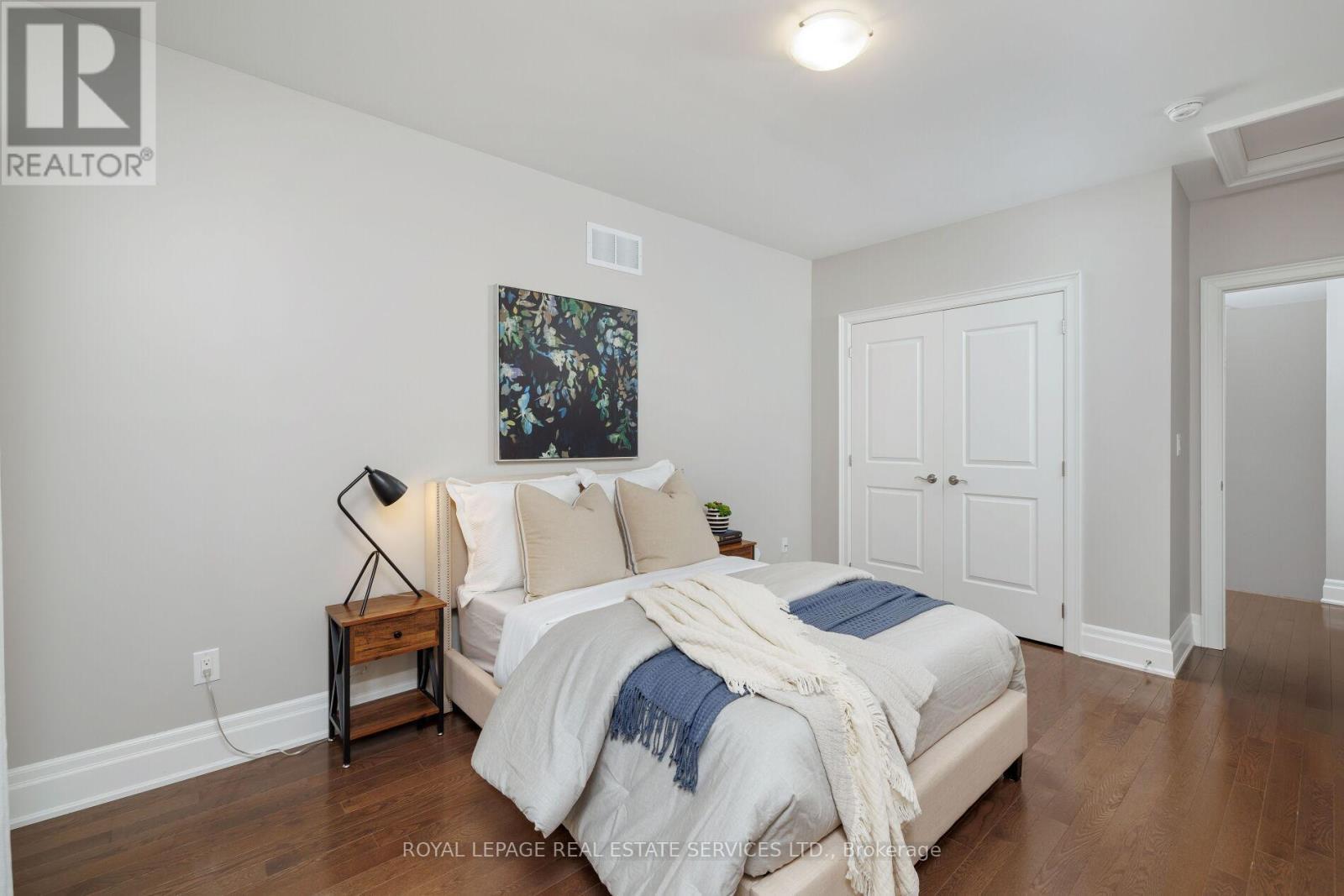 












30 BRITNELL COURT

,
King,




Ontario
L7B0P2

