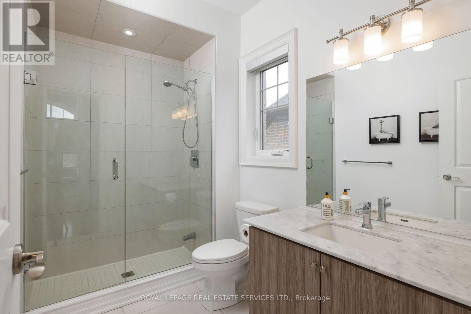 












30 BRITNELL COURT

,
King,




Ontario
L7B0P2

