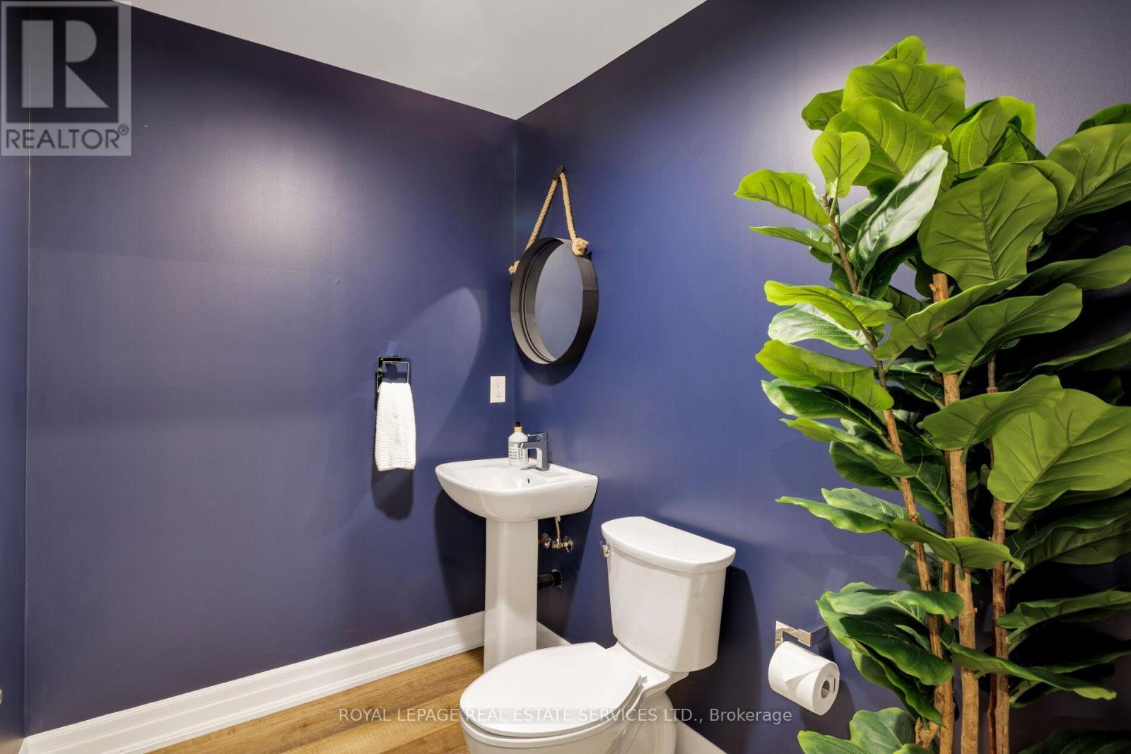 












30 BRITNELL COURT

,
King,




Ontario
L7B0P2

