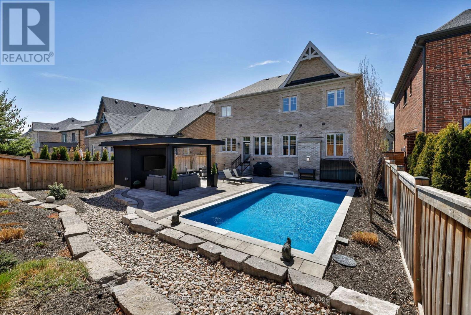 












30 BRITNELL COURT

,
King,




Ontario
L7B0P2

