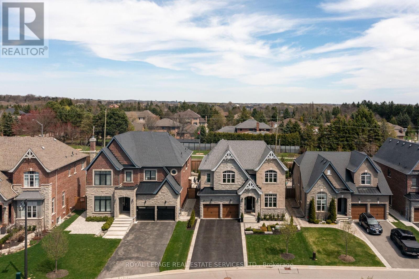 












30 BRITNELL COURT

,
King,




Ontario
L7B0P2

