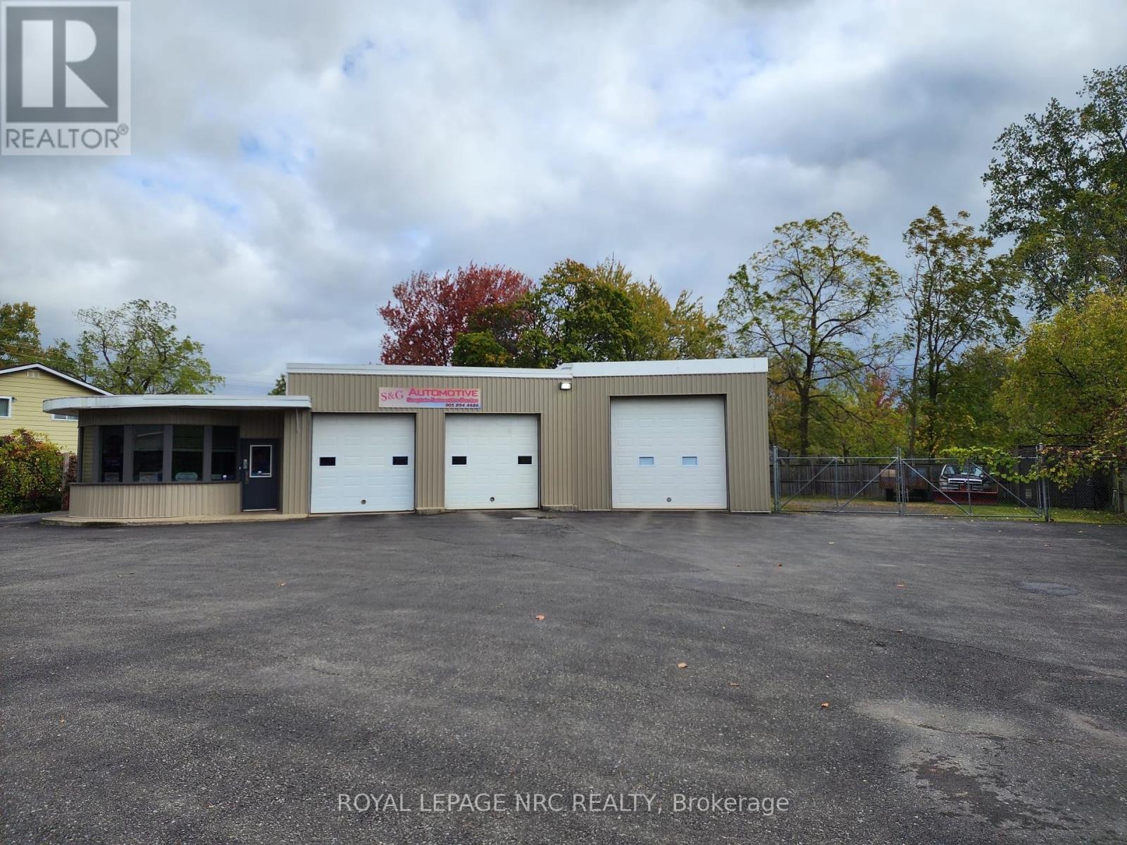 












208 RIDGE ROAD N

,
Fort Erie (Ridgeway),




Ontario
L0S1N0

