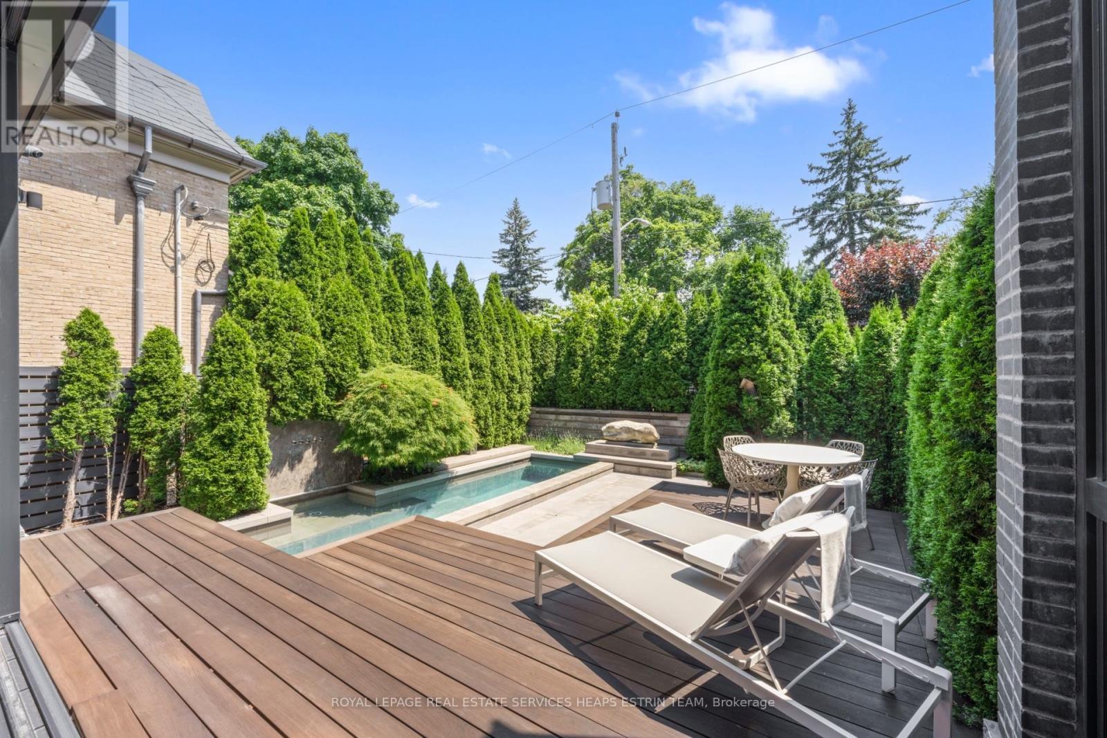 












108 STRATFORD CRESCENT

,
Toronto,




Ontario
M4N1C6

