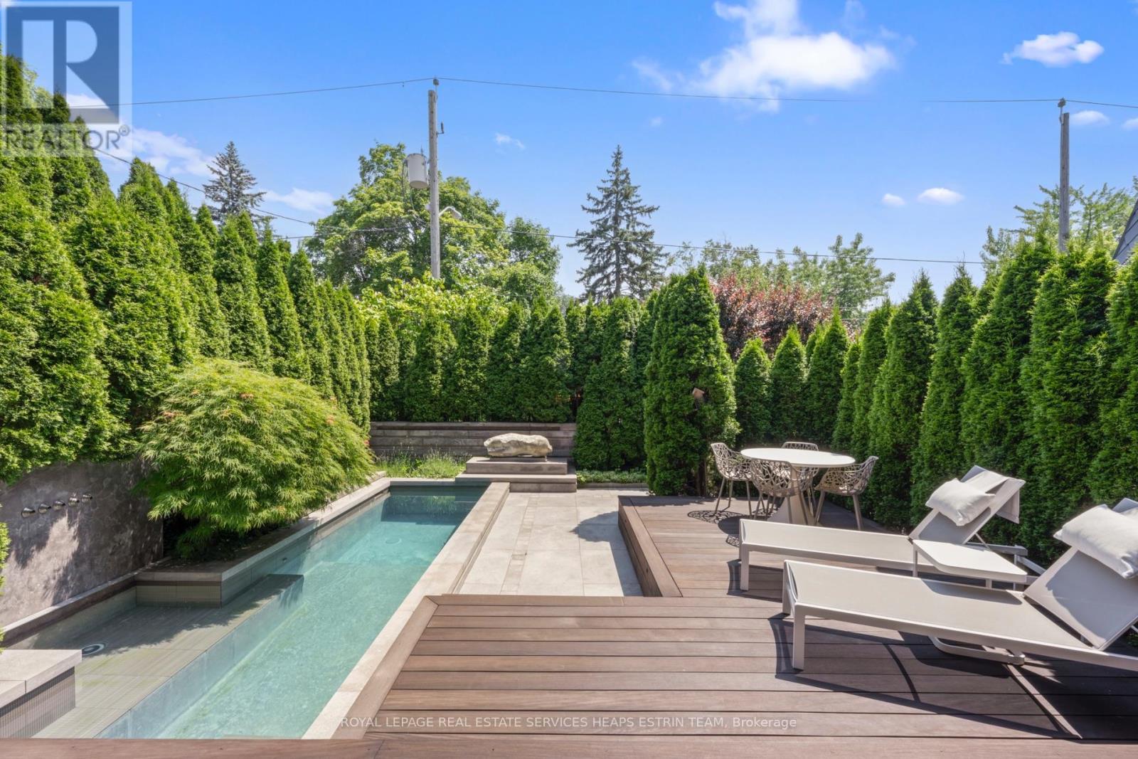 












108 STRATFORD CRESCENT

,
Toronto,




Ontario
M4N1C6

