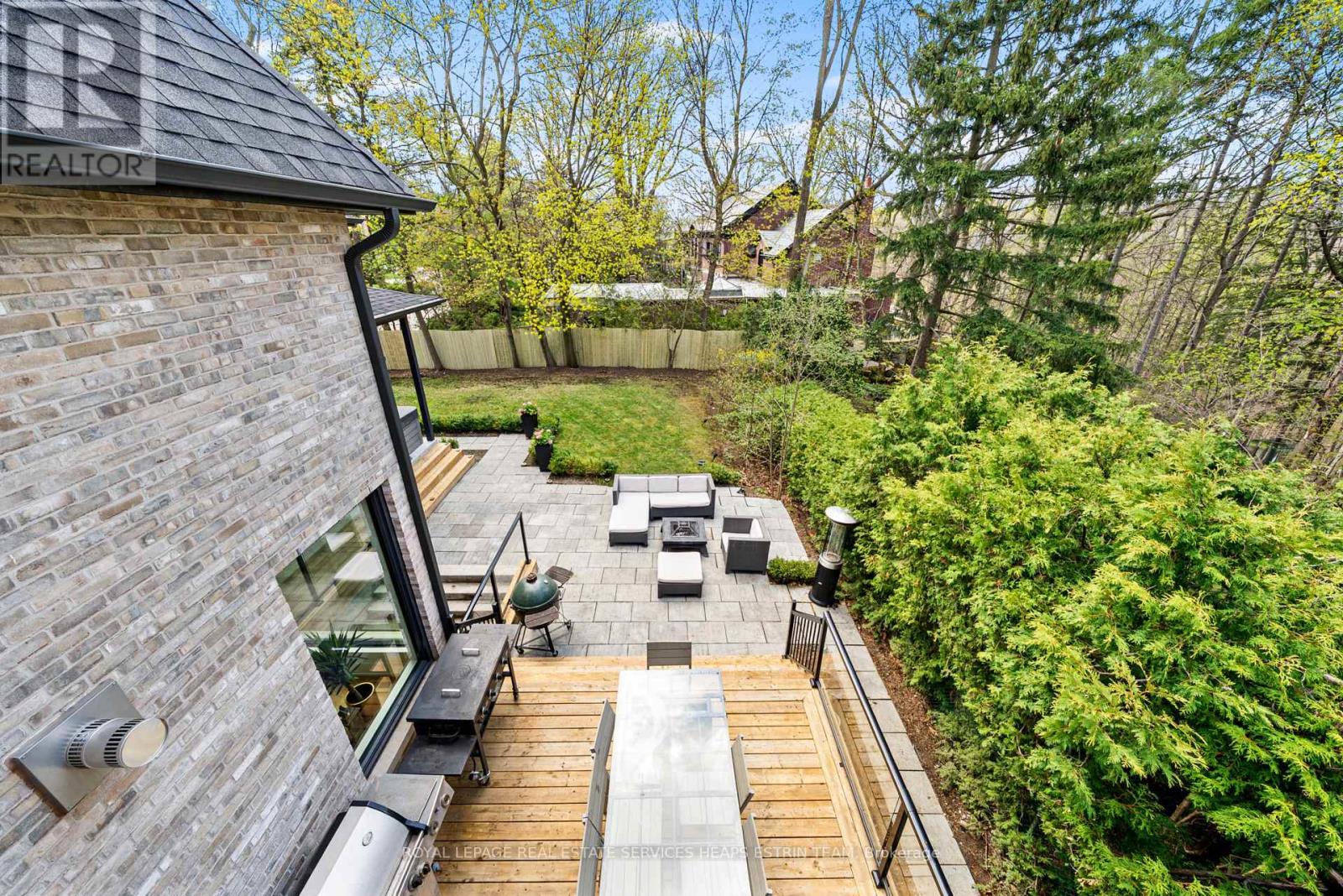 












44 BENNINGTON HEIGHTS DRIVE

,
Toronto,




Ontario
M4G1A6

