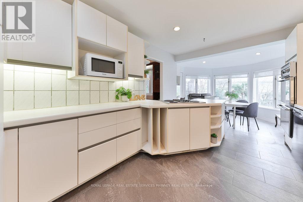 












2524 HOMELANDS DRIVE

,
Mississauga,




Ontario
L5K1H4

