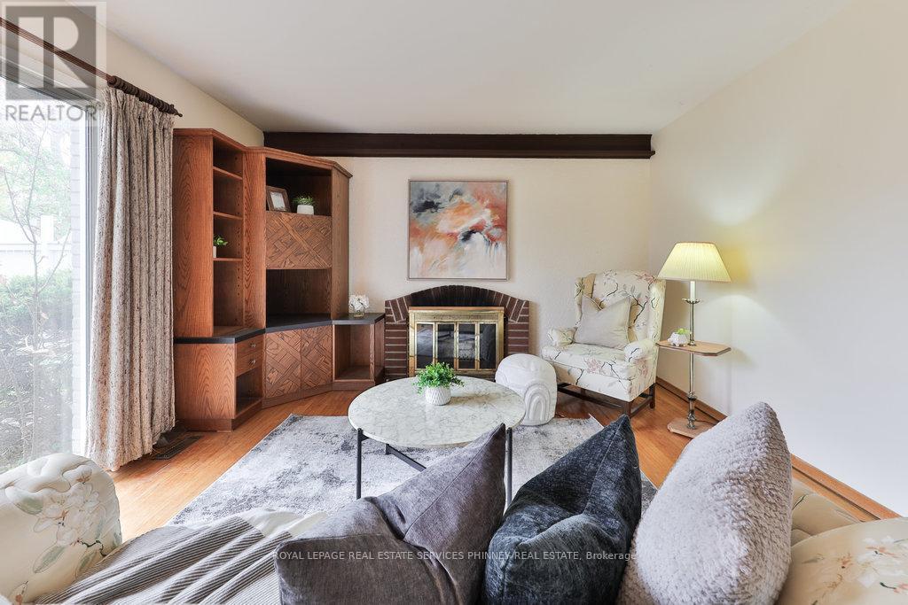 












2524 HOMELANDS DRIVE

,
Mississauga,




Ontario
L5K1H4

