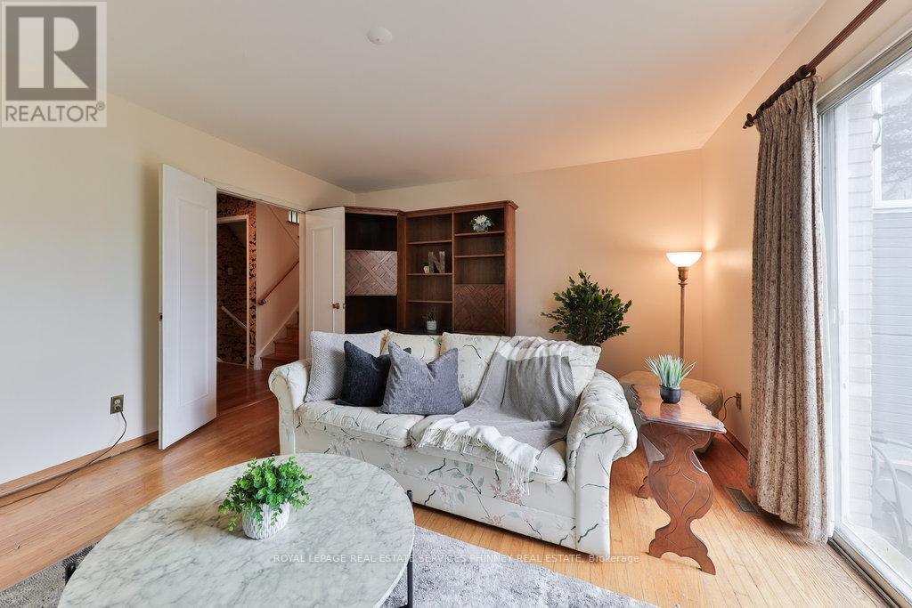 












2524 HOMELANDS DRIVE

,
Mississauga,




Ontario
L5K1H4


