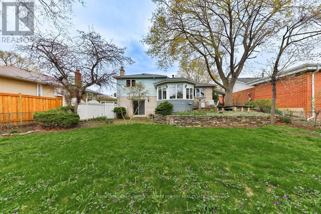 












2524 HOMELANDS DRIVE

,
Mississauga,




Ontario
L5K1H4

