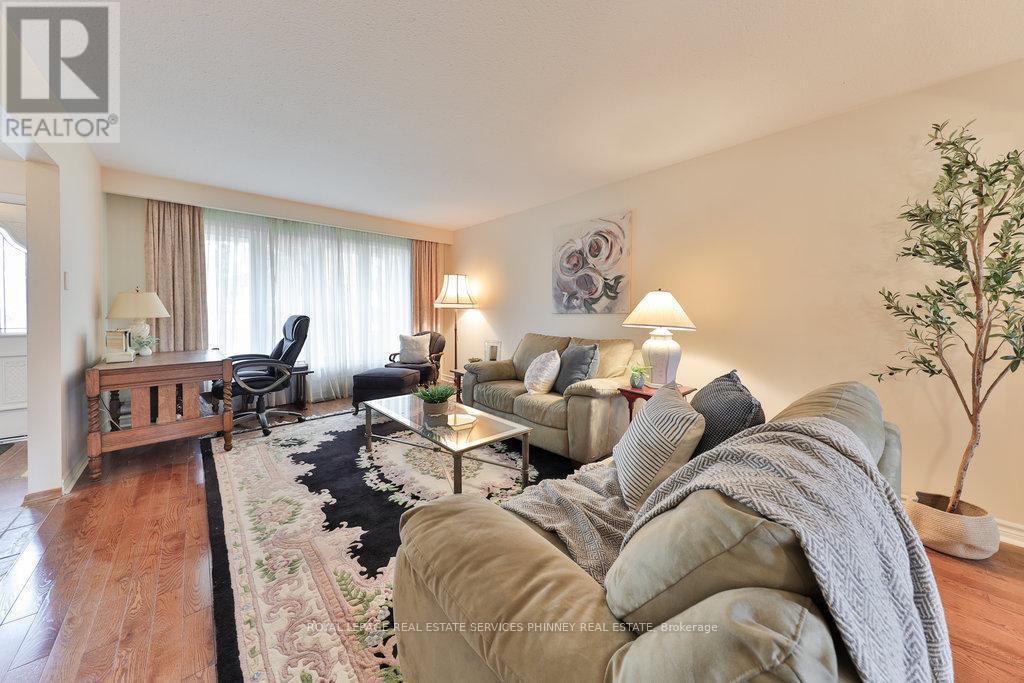 












2524 HOMELANDS DRIVE

,
Mississauga,




Ontario
L5K1H4

