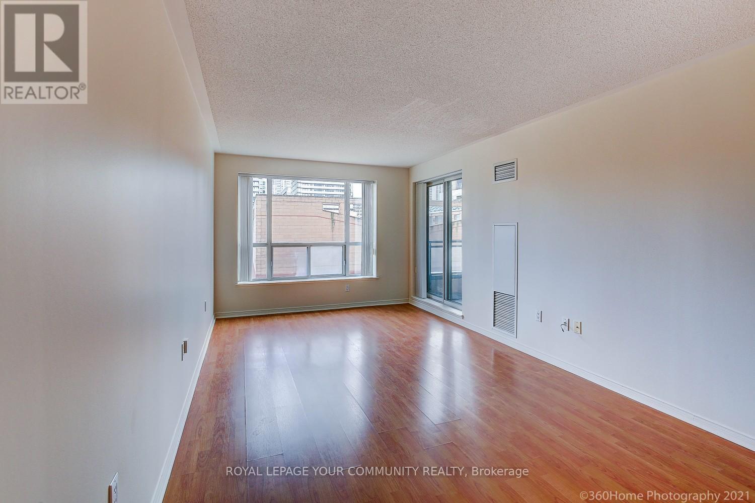 












512 - 889 BAY STREET

,
Toronto,




Ontario
M5S3K5

