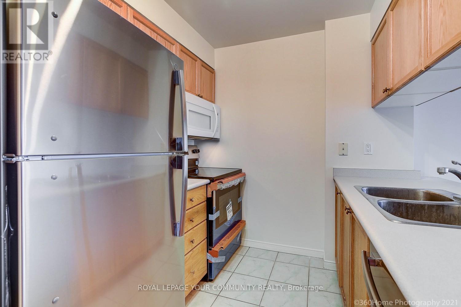 












512 - 889 BAY STREET

,
Toronto,




Ontario
M5S3K5

