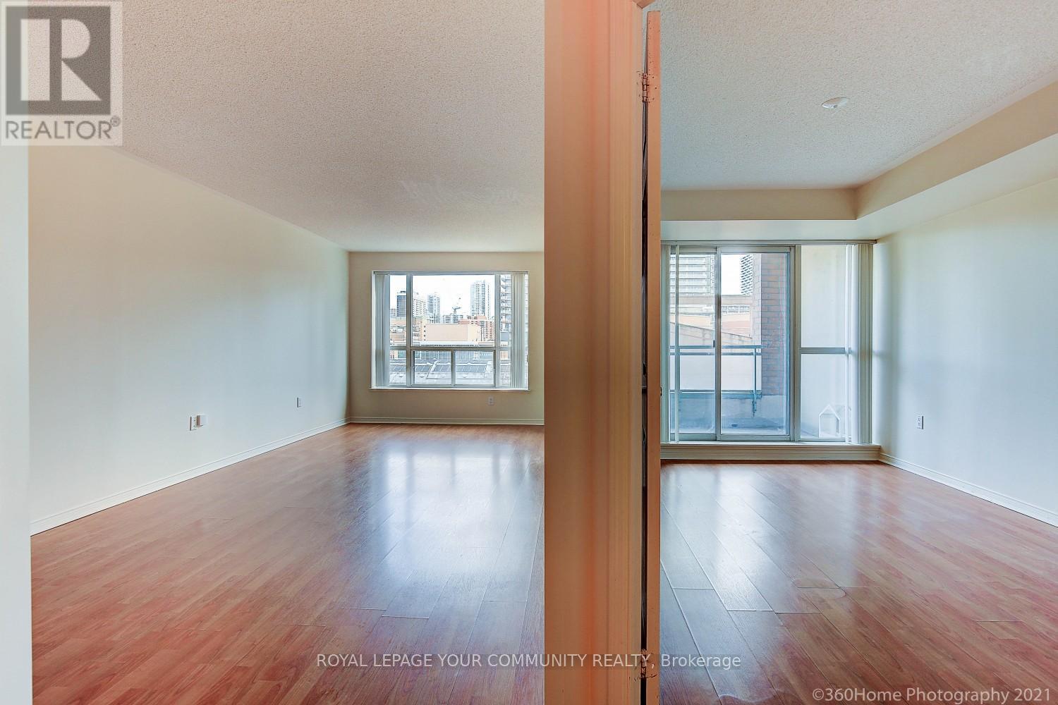 












512 - 889 BAY STREET

,
Toronto,




Ontario
M5S3K5

