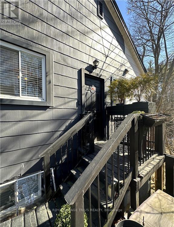 












78 QUEENSWAY DRIVE E

,
Norfolk (Simcoe),




Ontario
N3Y4M6

