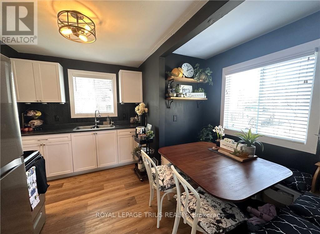 












78 QUEENSWAY DRIVE E

,
Norfolk (Simcoe),




Ontario
N3Y4M6

