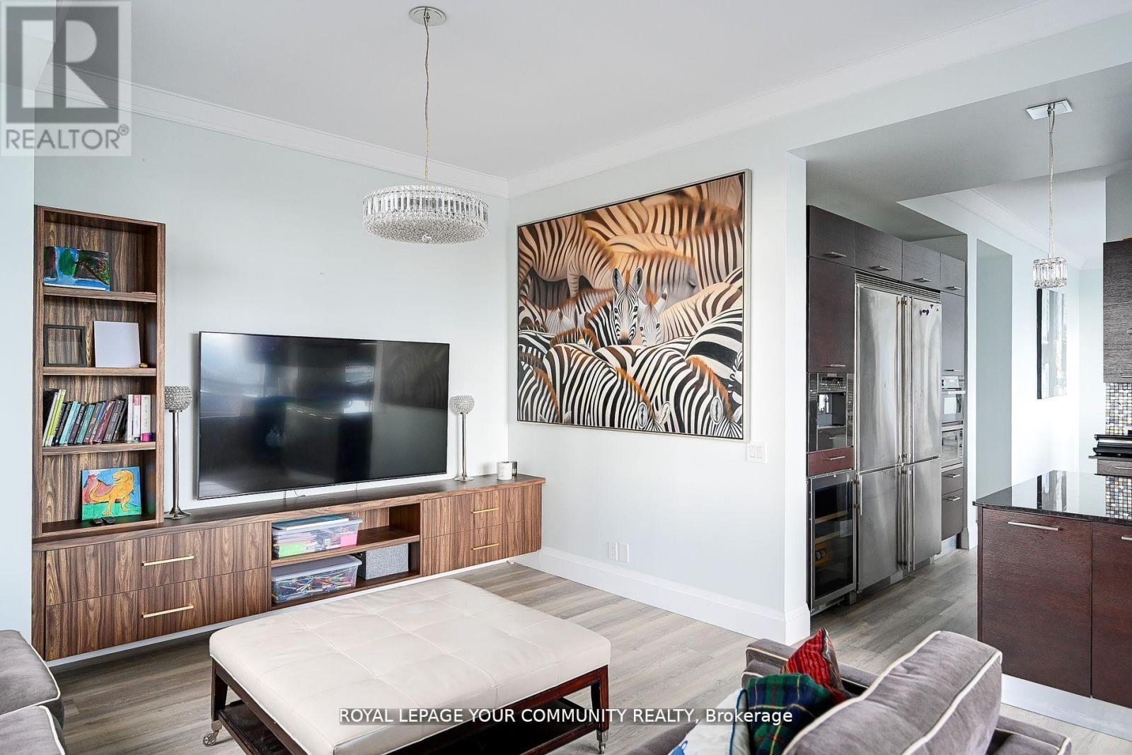 












PH 35 - 21 BALMUTO STREET

,
Toronto,




Ontario
M4Y1W4

