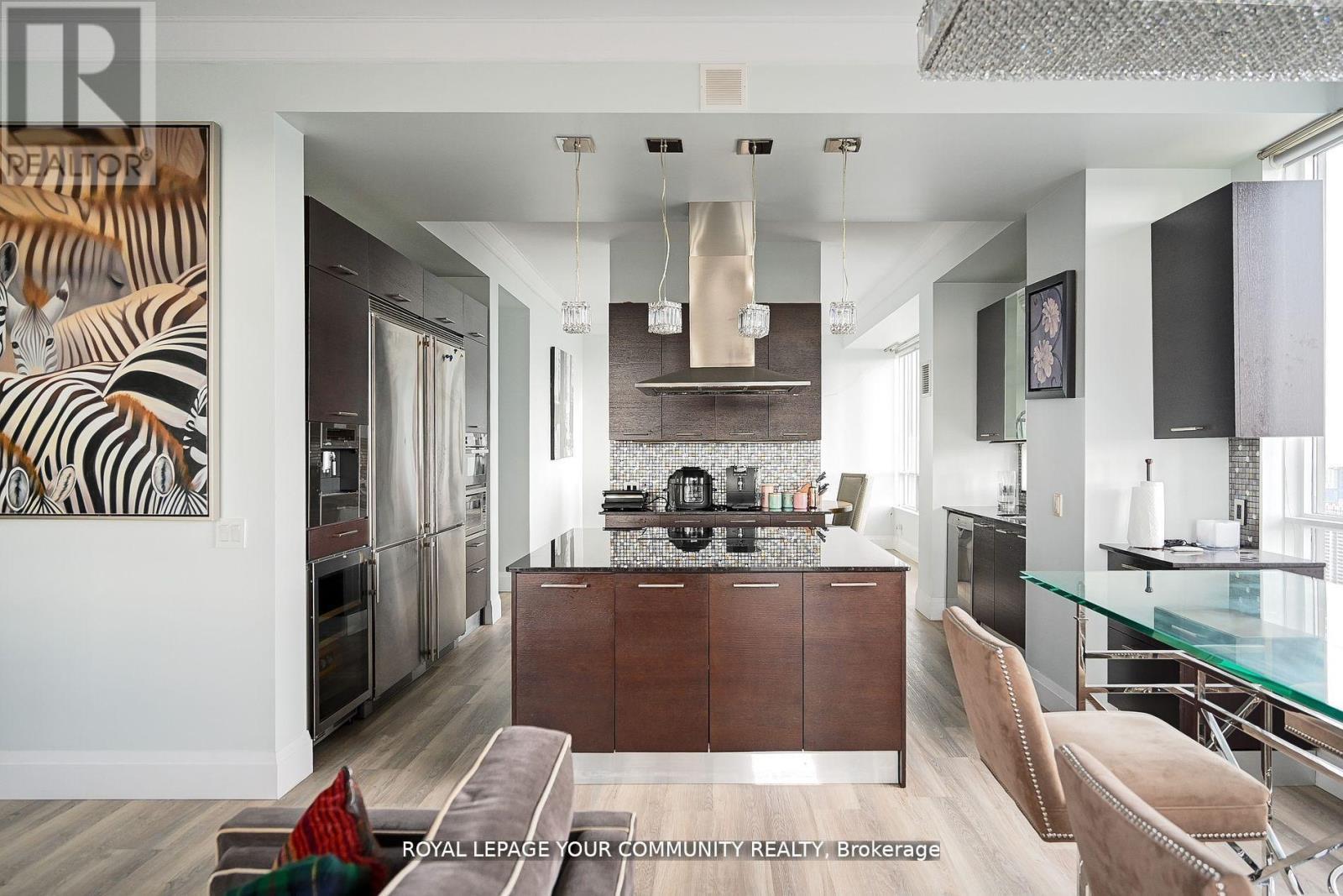 












PH 35 - 21 BALMUTO STREET

,
Toronto,




Ontario
M4Y1W4

