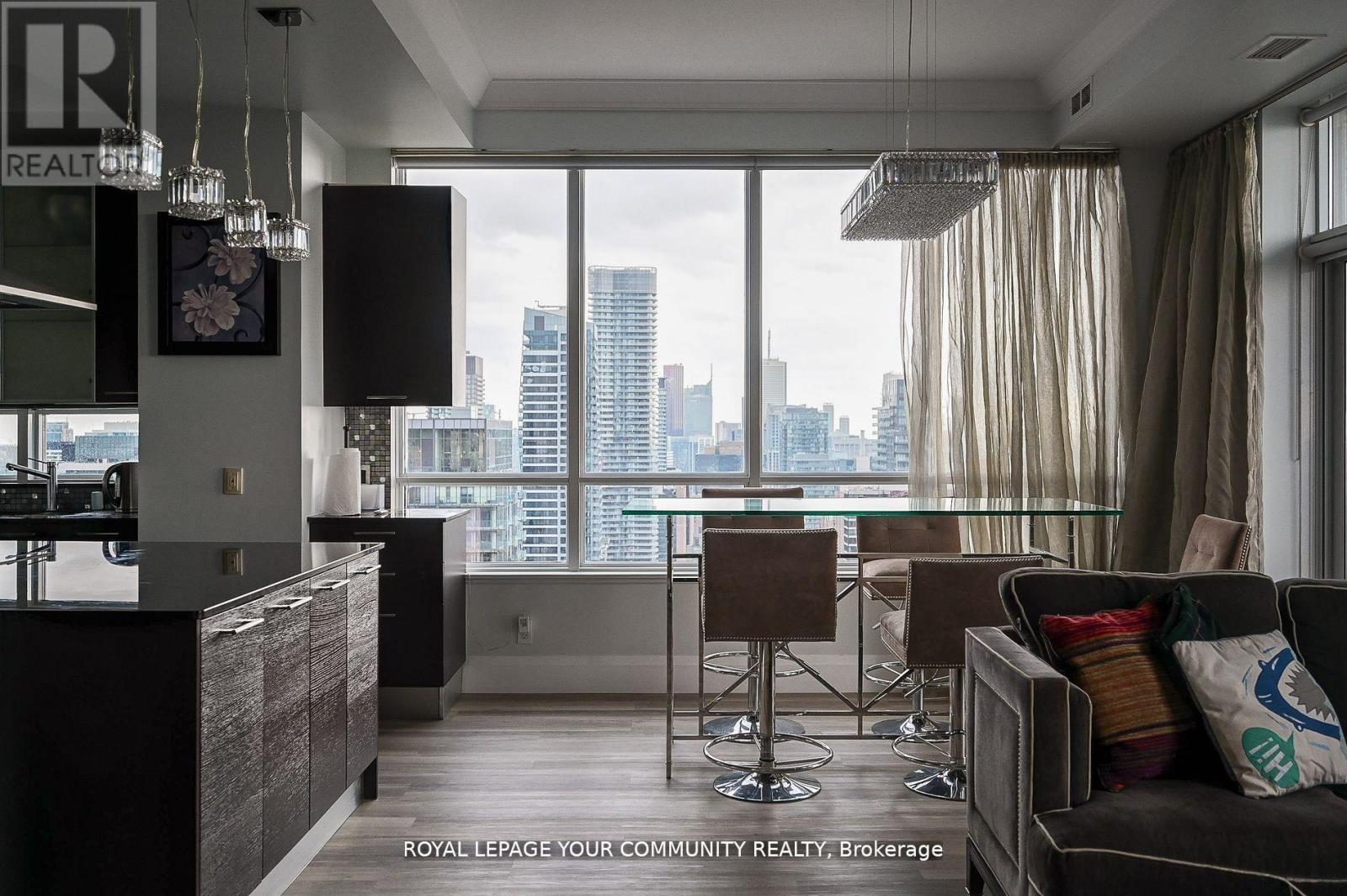 












PH 35 - 21 BALMUTO STREET

,
Toronto,




Ontario
M4Y1W4

