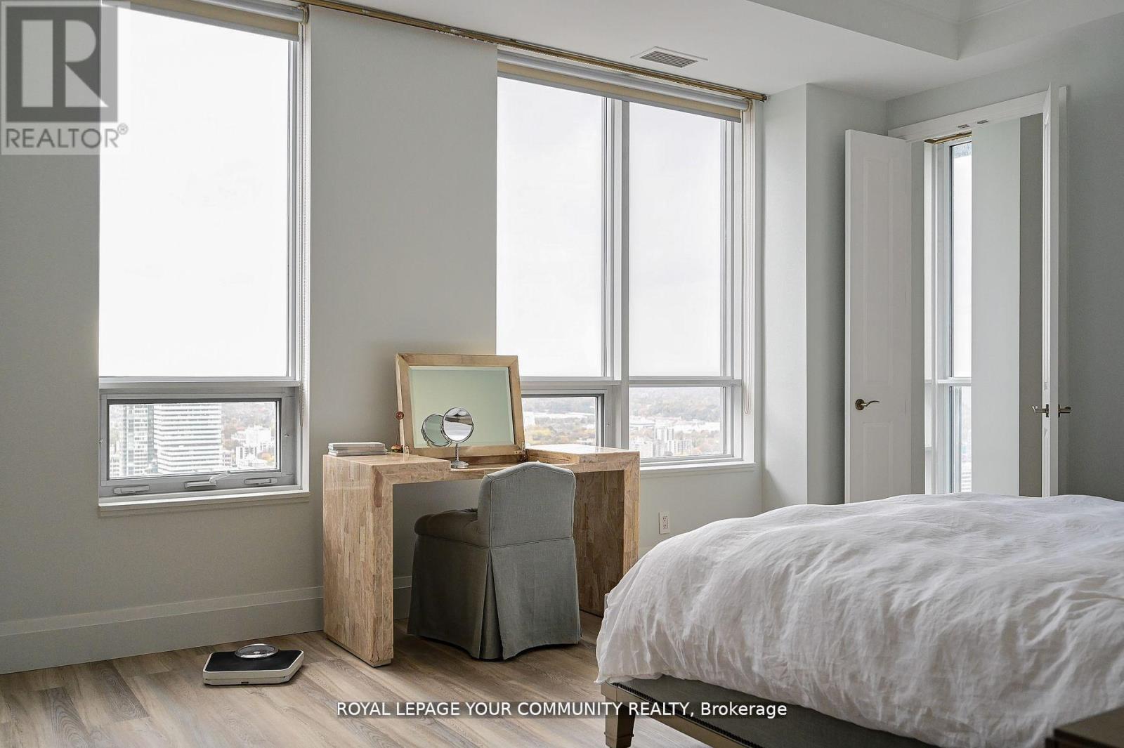 












PH 35 - 21 BALMUTO STREET

,
Toronto,




Ontario
M4Y1W4

