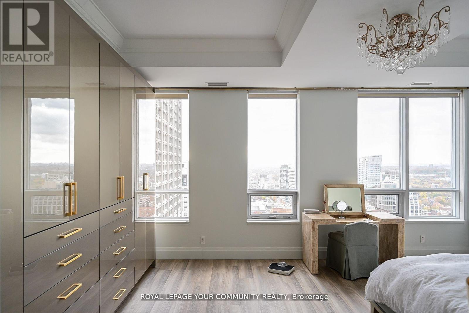 












PH 35 - 21 BALMUTO STREET

,
Toronto,




Ontario
M4Y1W4

