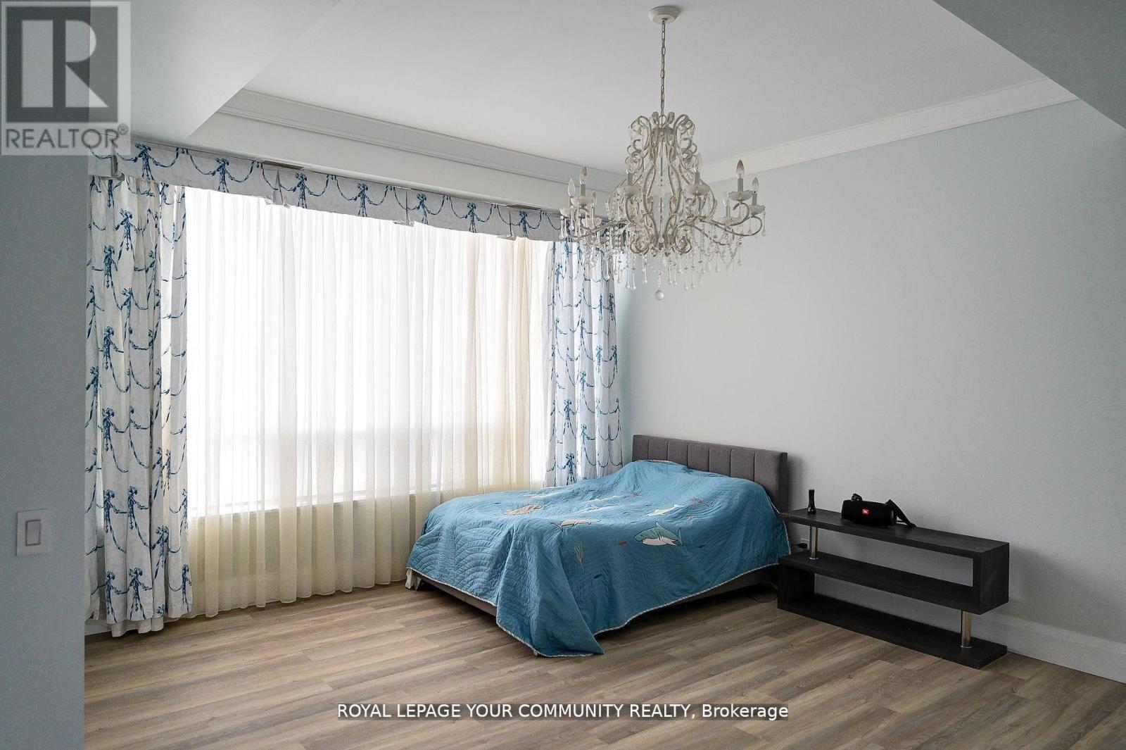 












PH 35 - 21 BALMUTO STREET

,
Toronto,




Ontario
M4Y1W4

