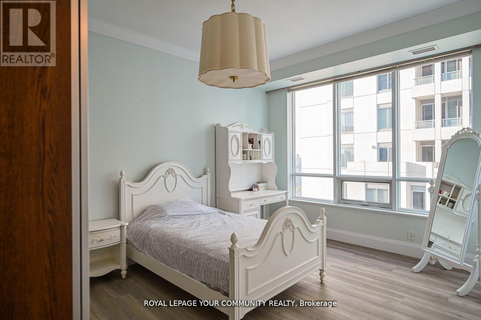 












PH 35 - 21 BALMUTO STREET

,
Toronto,




Ontario
M4Y1W4

