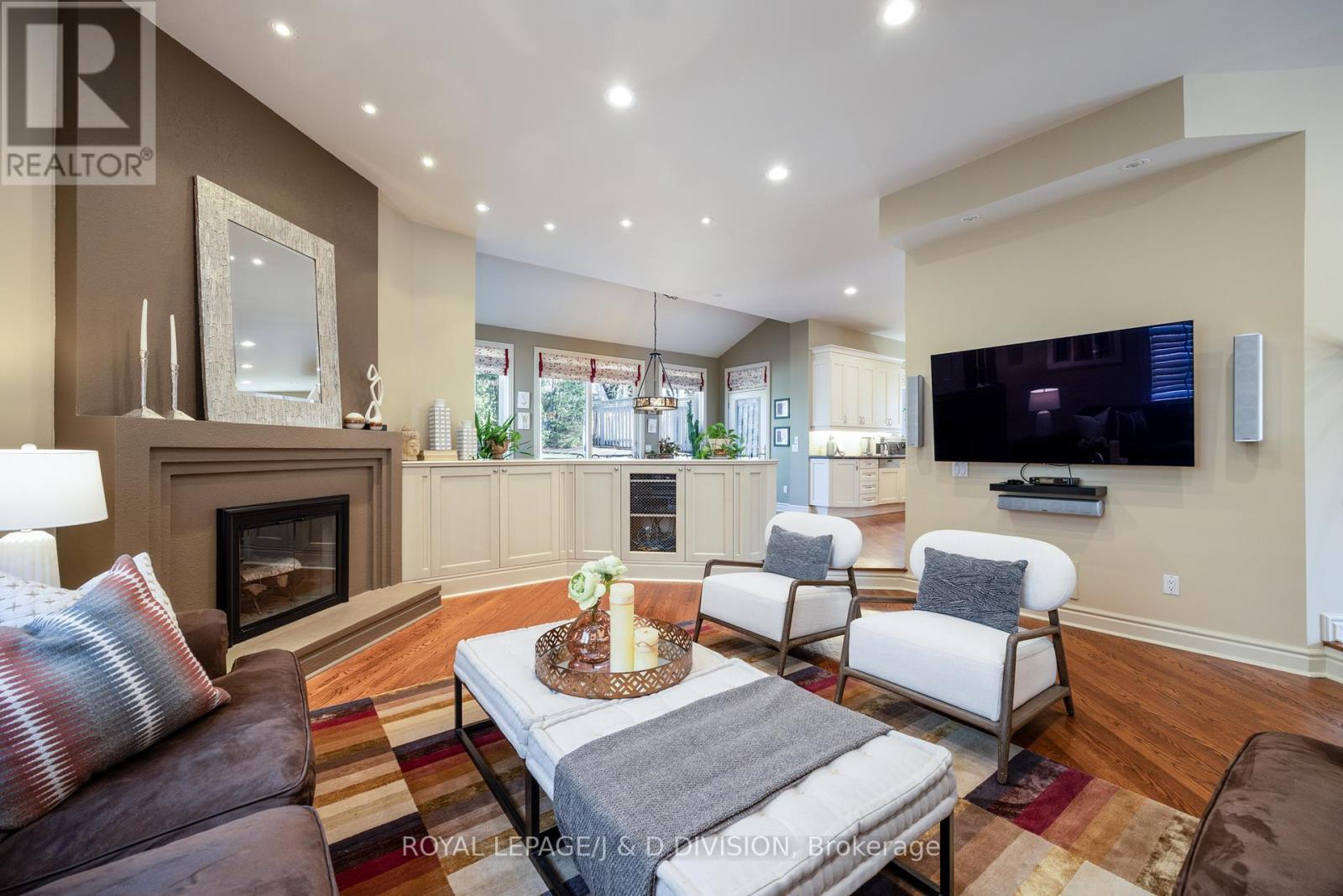 












42 MUNRO BOULEVARD

,
Toronto,




Ontario
M2P1B9

