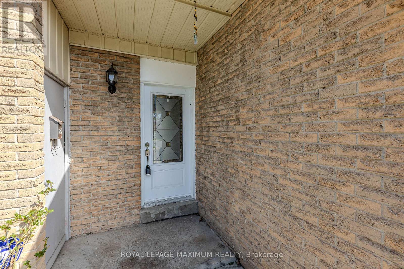 












9 - 50 BLACKWELL AVENUE

,
Toronto,




Ontario
M1B1K2


