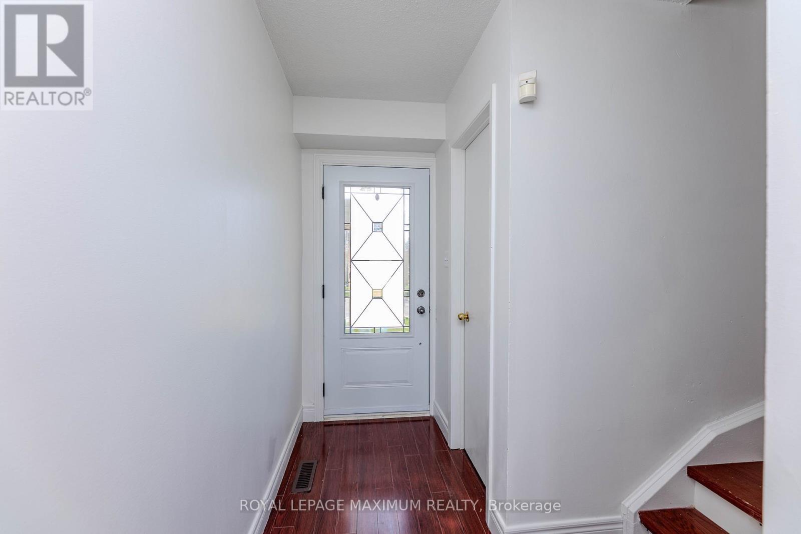 












9 - 50 BLACKWELL AVENUE

,
Toronto,




Ontario
M1B1K2

