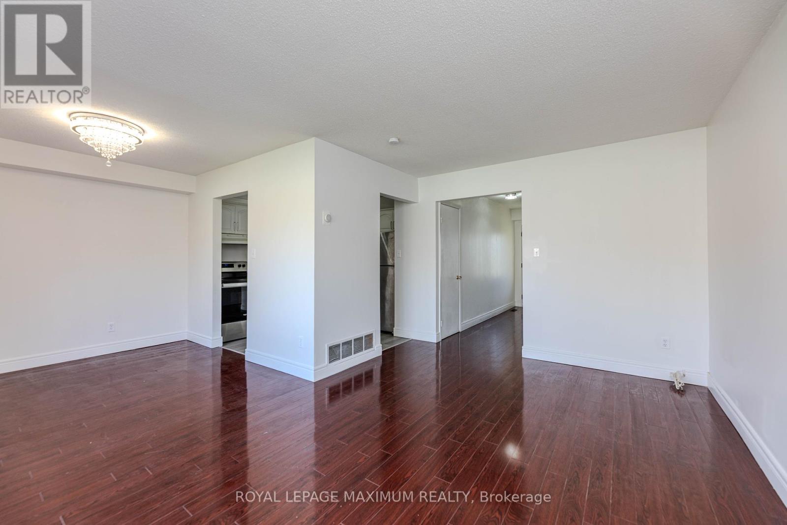 












9 - 50 BLACKWELL AVENUE

,
Toronto,




Ontario
M1B1K2


