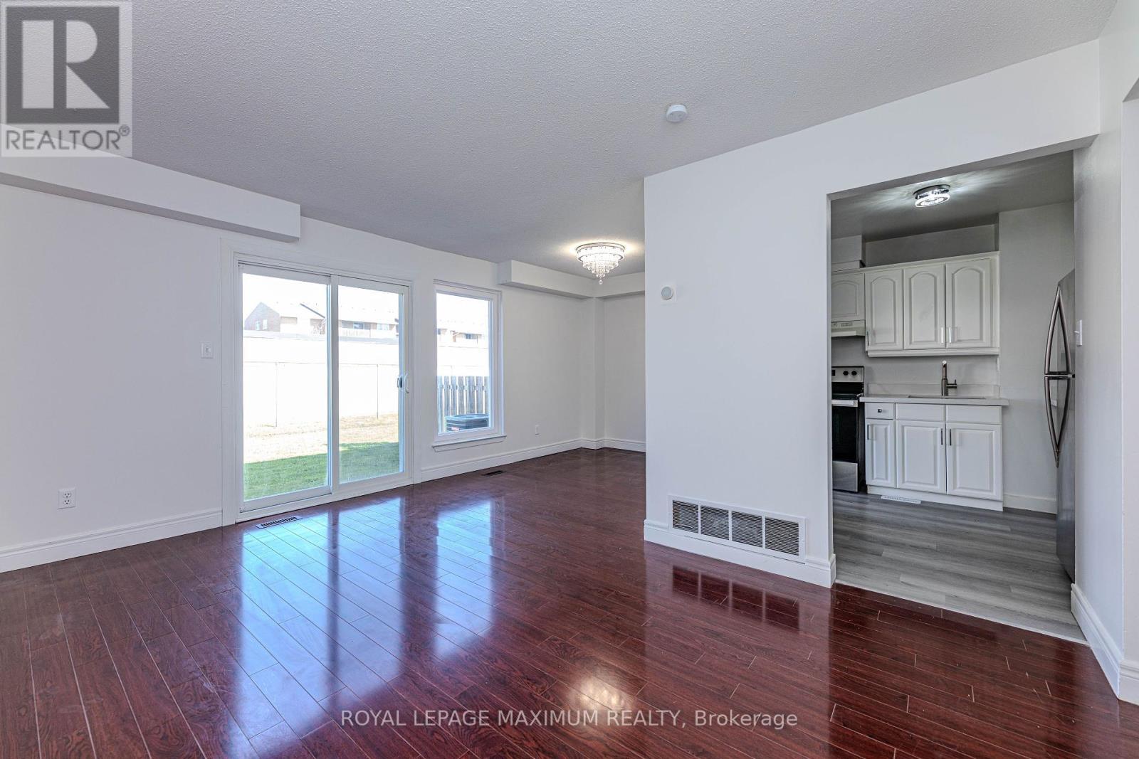 












9 - 50 BLACKWELL AVENUE

,
Toronto,




Ontario
M1B1K2

