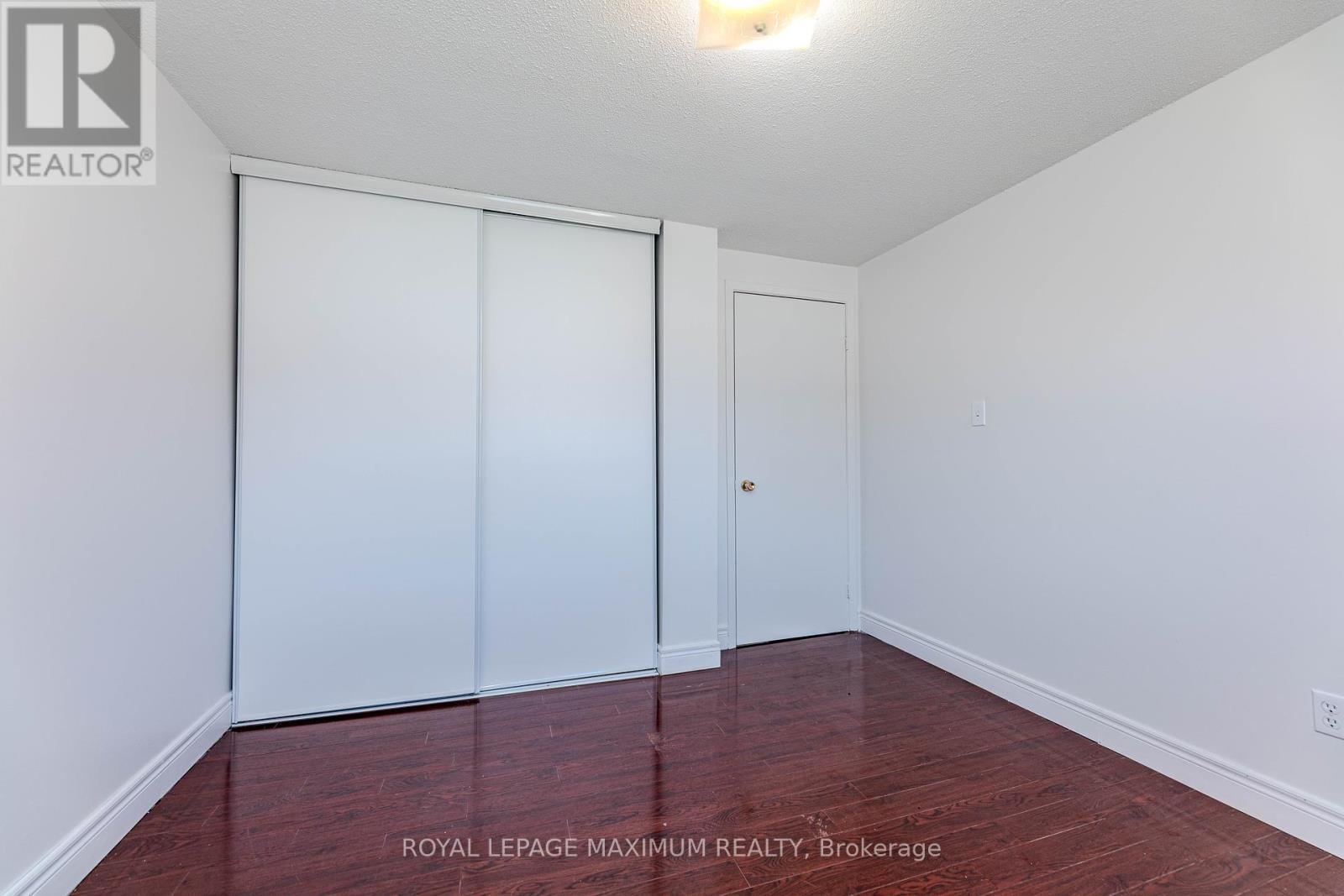 












9 - 50 BLACKWELL AVENUE

,
Toronto,




Ontario
M1B1K2

