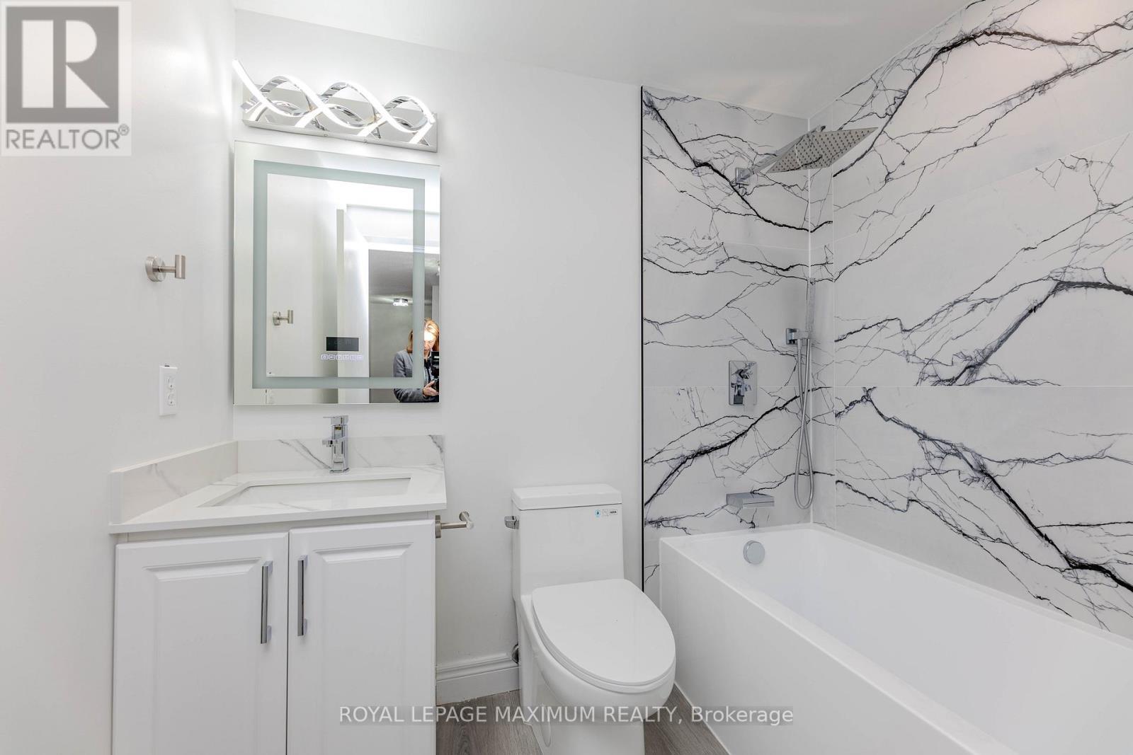 












9 - 50 BLACKWELL AVENUE

,
Toronto,




Ontario
M1B1K2


