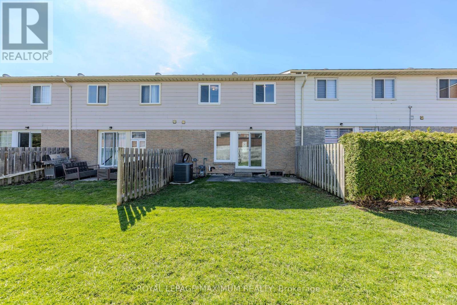 












9 - 50 BLACKWELL AVENUE

,
Toronto,




Ontario
M1B1K2

