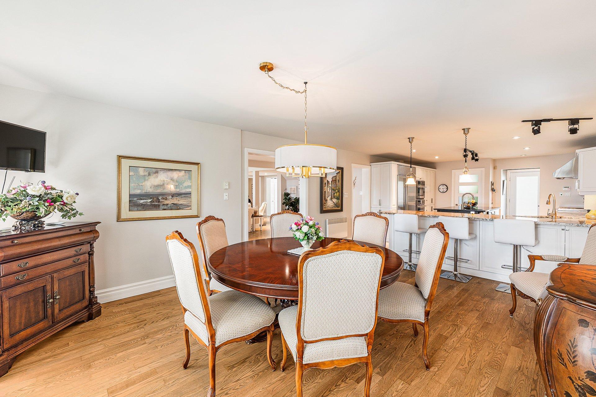 









2095


Ch. St-Jean

,
Magog,




QC
J1X0Z8

