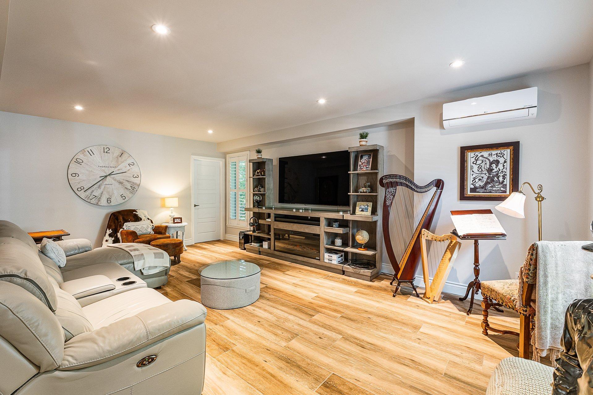 









2095


Ch. St-Jean

,
Magog,




QC
J1X0Z8

