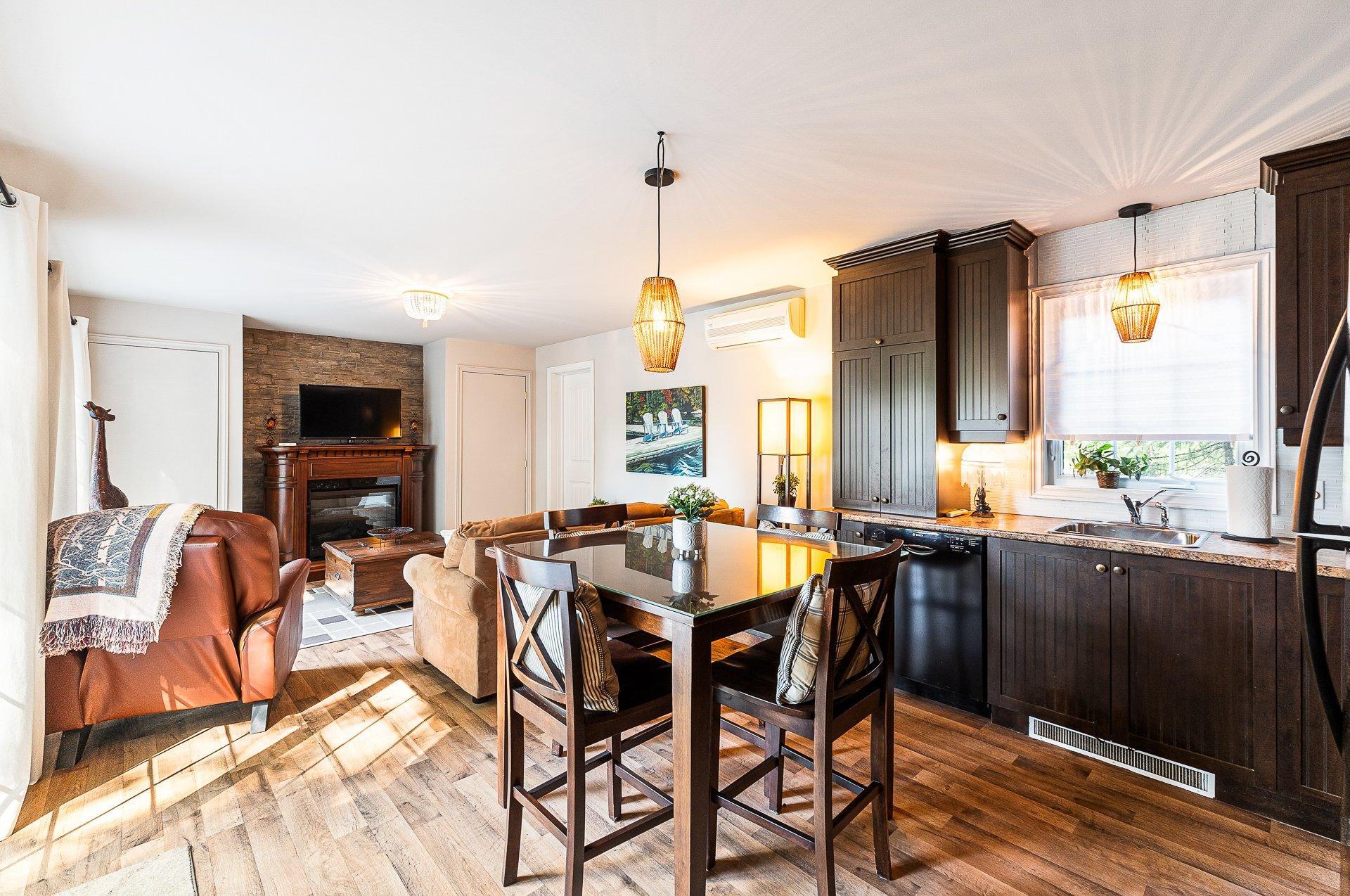 









2095


Ch. St-Jean

,
Magog,




QC
J1X0Z8

