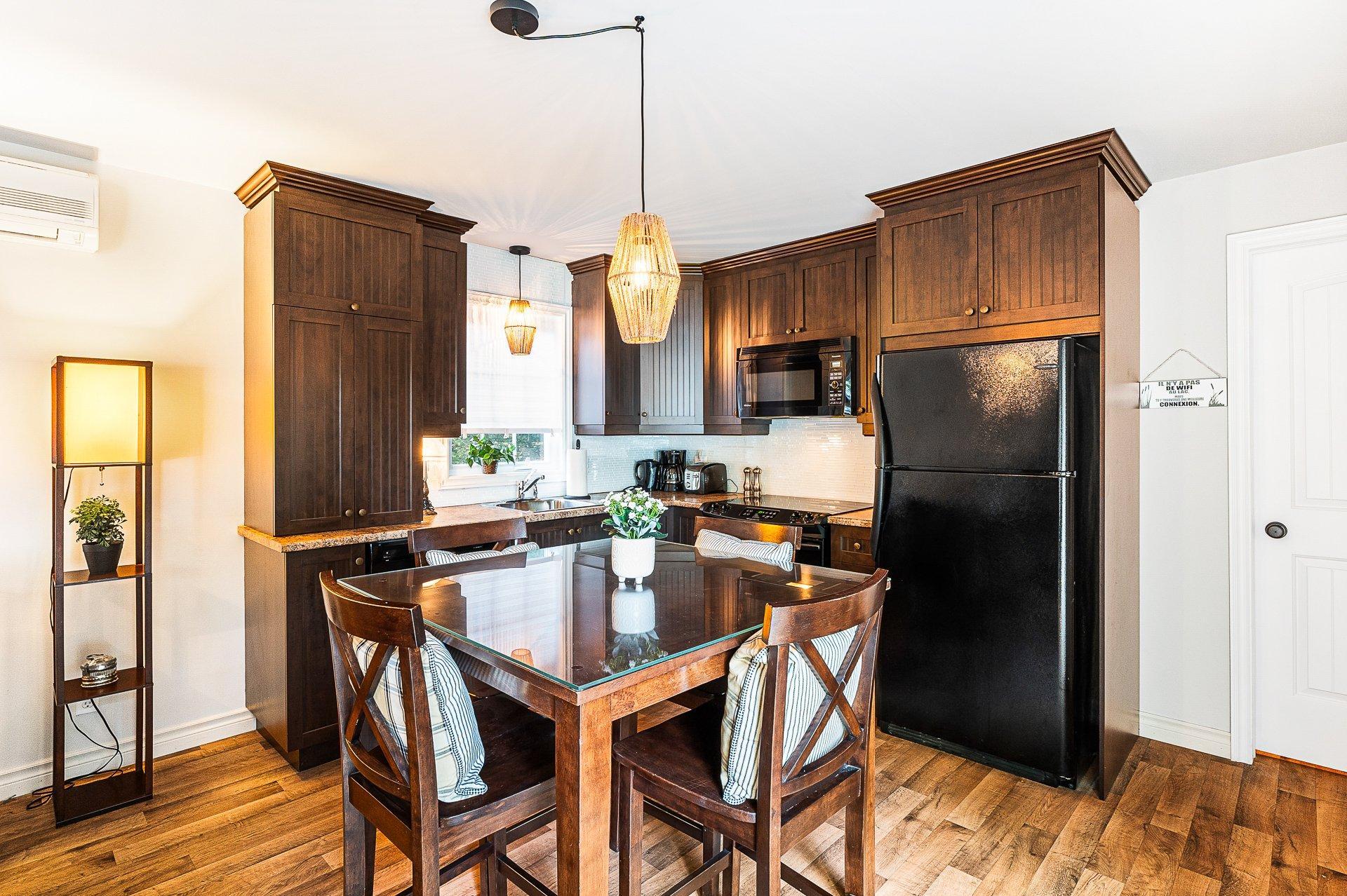 









2095


Ch. St-Jean

,
Magog,




QC
J1X0Z8

