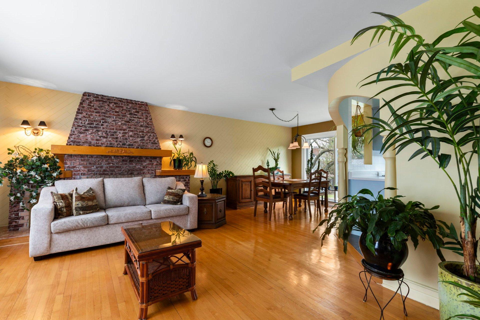 









156


Rue Biron

,
Beloeil,




QC
J3G2H3

