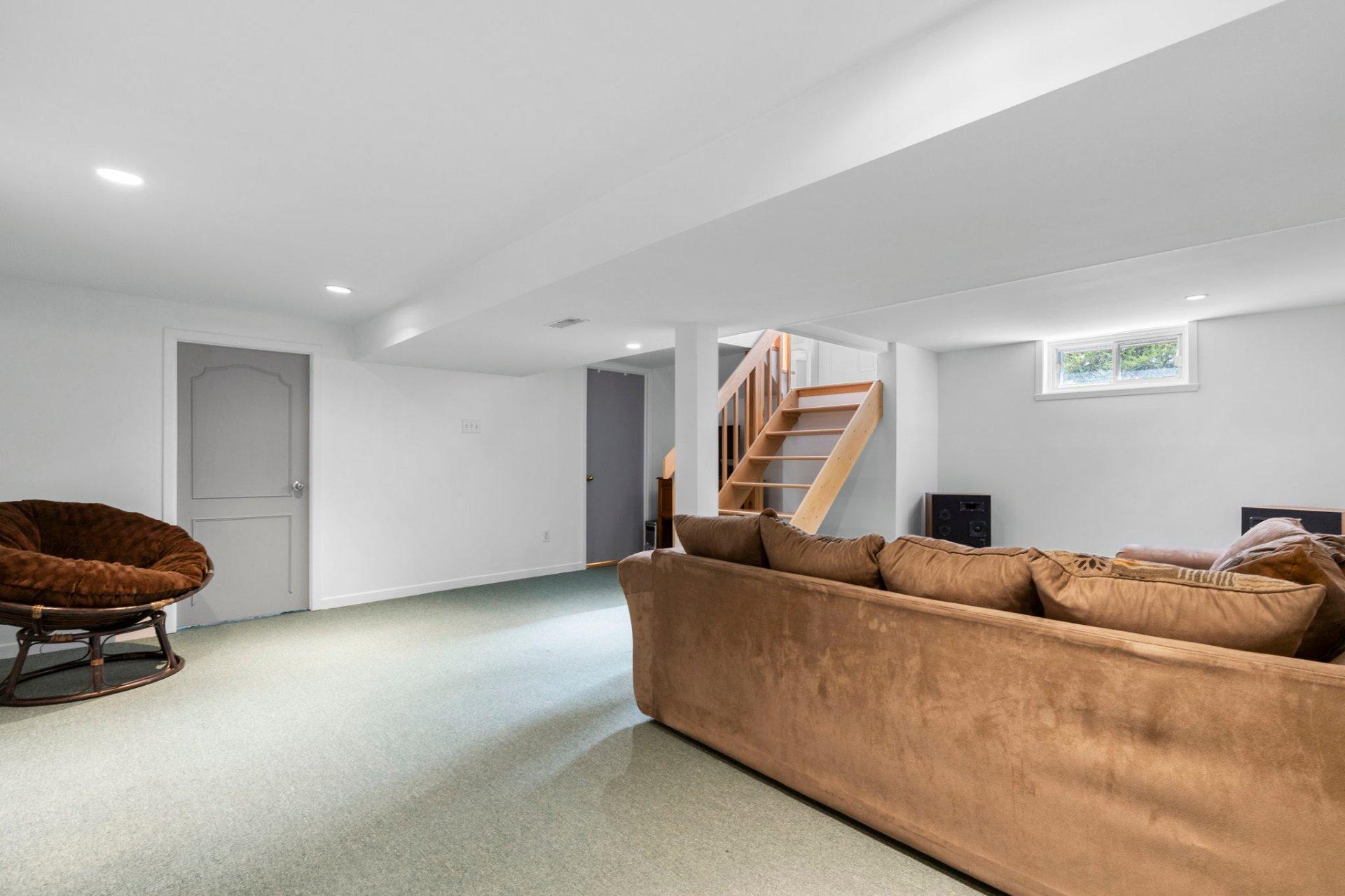 









156


Rue Biron

,
Beloeil,




QC
J3G2H3

