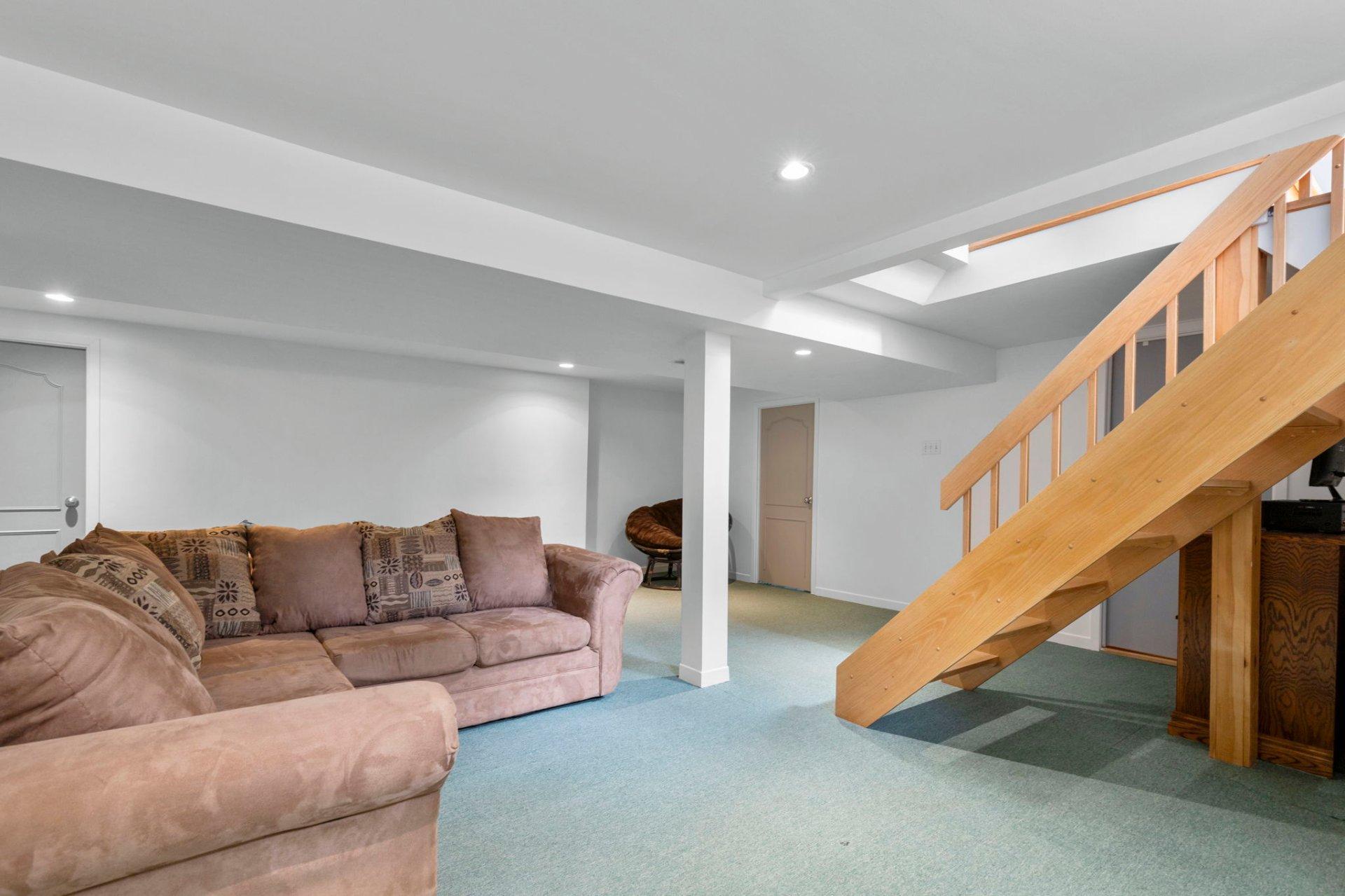 









156


Rue Biron

,
Beloeil,




QC
J3G2H3

